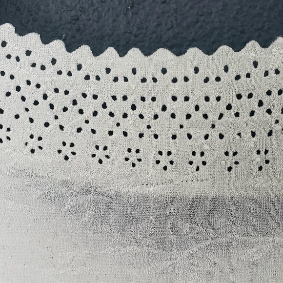 ALLIE & ROB WOMENS CROCHET FLOAL PATTERN IVORY/CREAM KNIT TOP SIZE XL - Picture 6 of 9